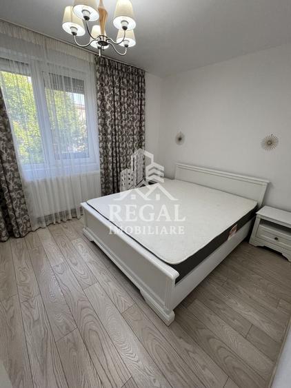 Apartament cu 2 camere semidecomandat, mobilat în Central