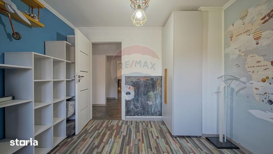 Apartament cu 4 camere, mobilat în Movilei