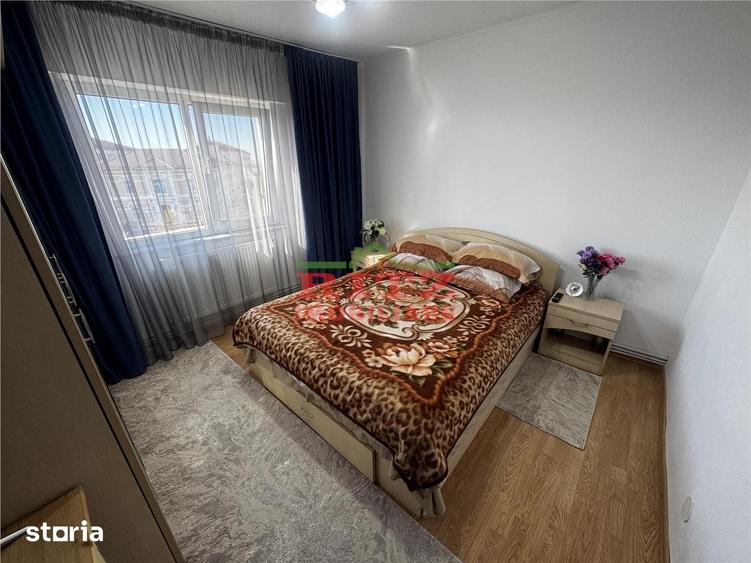 Apartament cu 3 camere decomandat în Central