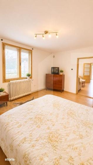 Casă cu 8 camere cu Teren 688 Mp în Pârneava