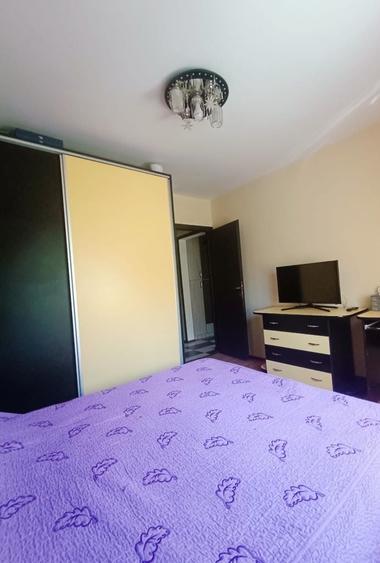 Apartament cu 3 camere decomandat în Tomești