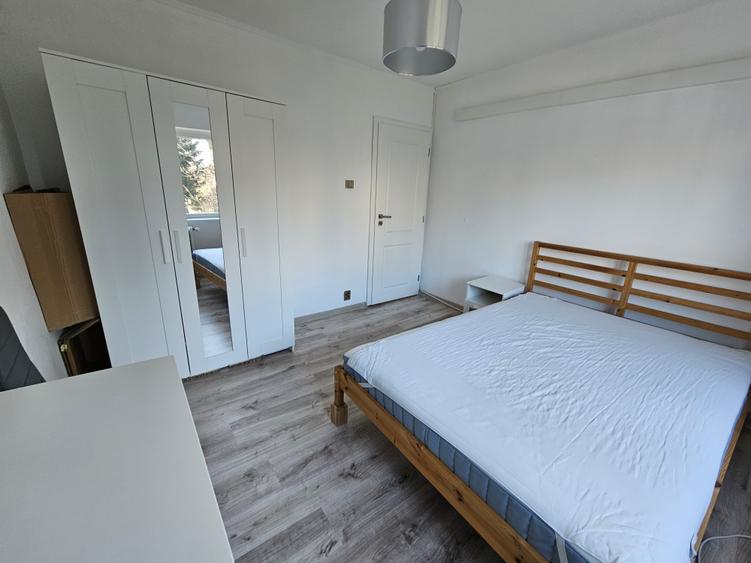 la 10 minute de Spitalul Judetean, la etajul 1-ambient placut si primitor - 7