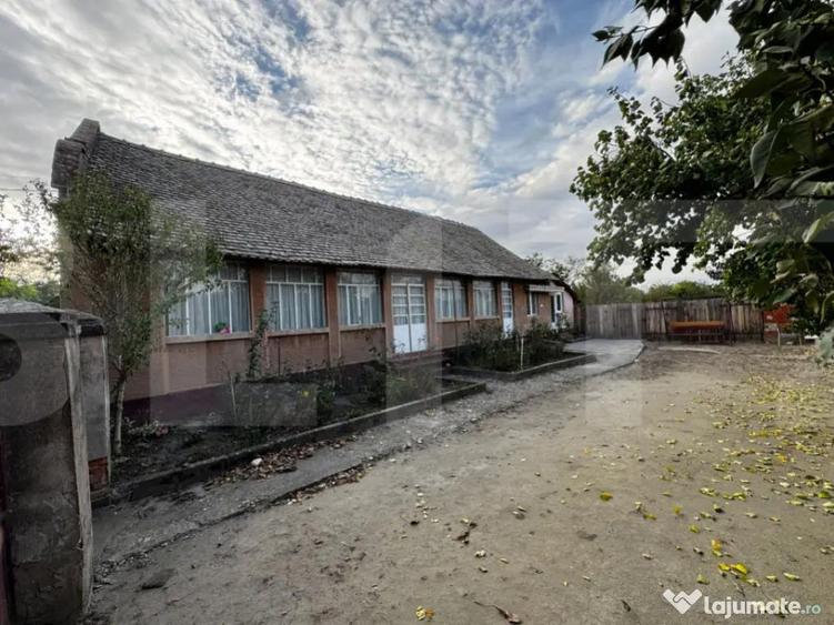 Casa 4 camere cu teren de 3892 mp - 7