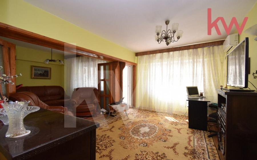 Apartament 4 camere Sarari decomandat, - schimb cu 2 camere - 2