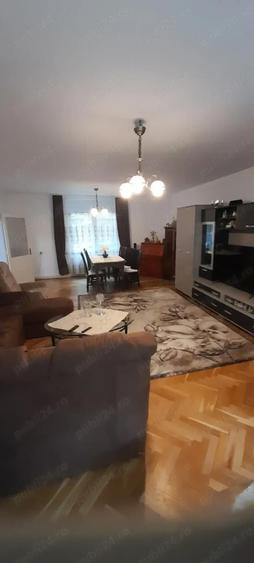 Vind casa cu etaj in centru Resita - 10