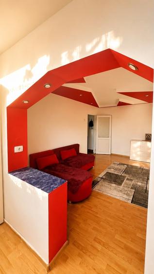 Apartament cu 2 camere semidecomandat în 6 Vânători