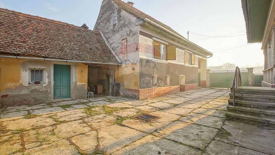 Comision 0%! 2 case Cincu, teren 2134mp, sura & curte libera - 35