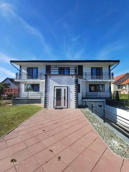 Casa individuala 262 mp, teren 1337 mp, in Mihai Viteazu - 1