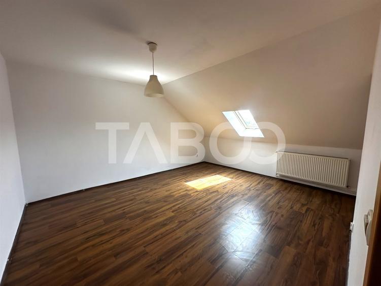Apartament cu 2 camere decomandat în Ștrand