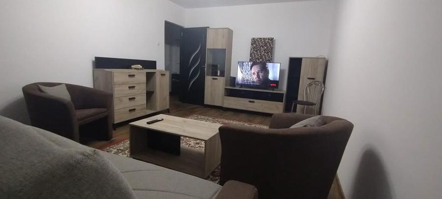 Apartamet cu 3 camere de inchiriat, etajul 2, zona CFR - 1