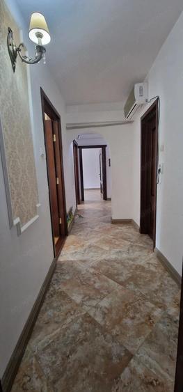 Faleza Nord 3 camere decomandate, etajul 1. - 14