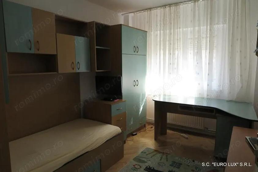 Apartament 4 camere amenajat Micalaca - Zona 300 - 8