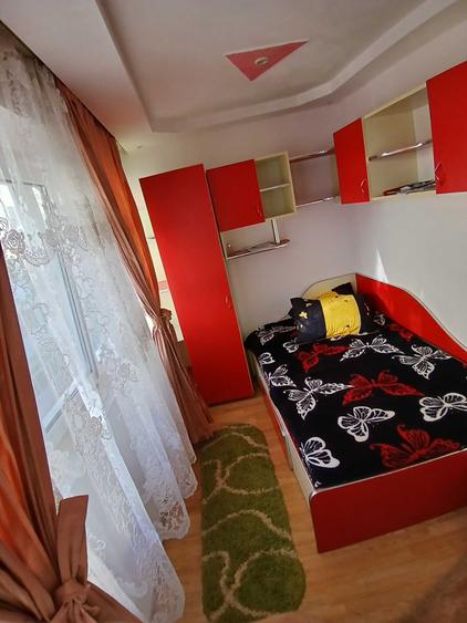 Garsoniera de vanzare slatina .allea macului etaj 3 , dormitor mobilat , dispune de aer conditionat se vinde cu tot ce se vede in poze - 5