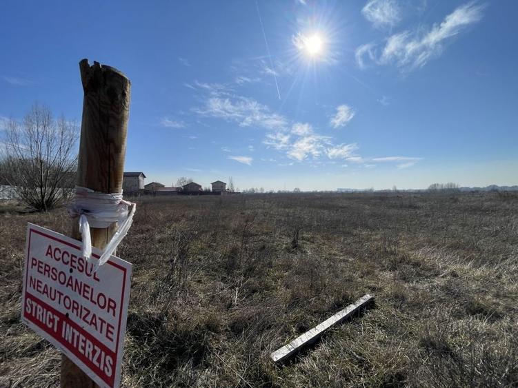 GIULESTI | Teren intravilan PUZ V3a2 3 loturi: 5500 + 1800 + 1800 - 2