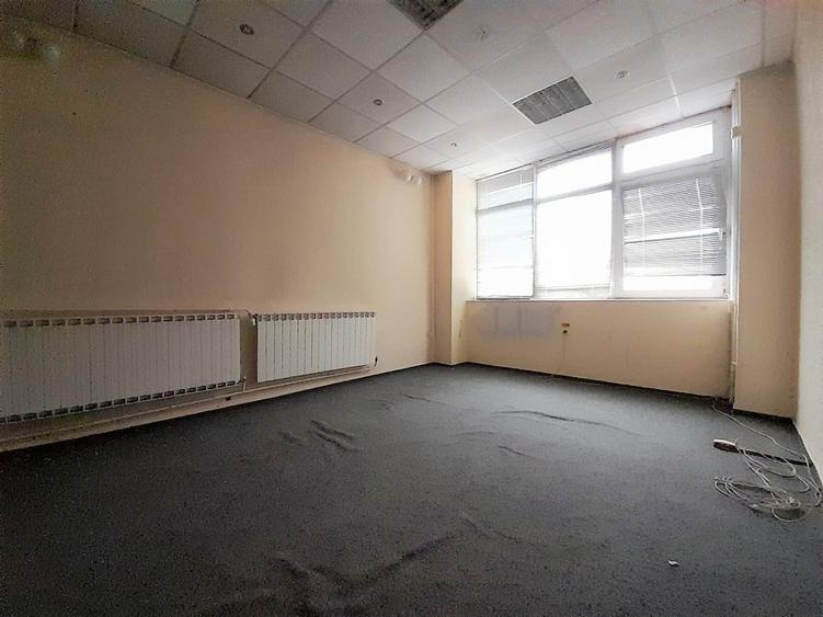 Cladire mixta / Loc. Fieni / zona centrala / D+P+1, / 828 mp / comision 0% - 8