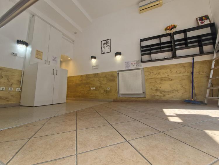 Spatiu Comercial in Centrul Istoric - 2