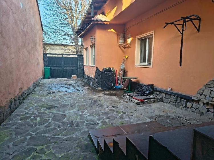 Vanzare direct de la proprietar - casa curte sector 1 - 3