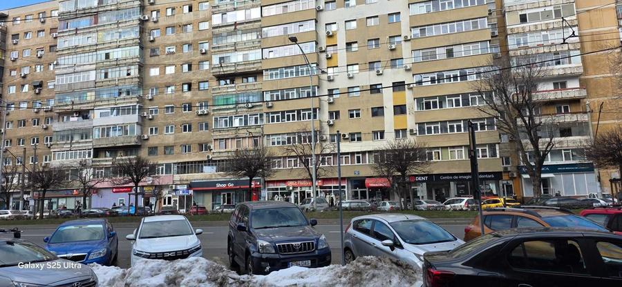 Spatiu stradal, 112 mp, cu vitrina 12 ml3.000 euro+TVA - 1