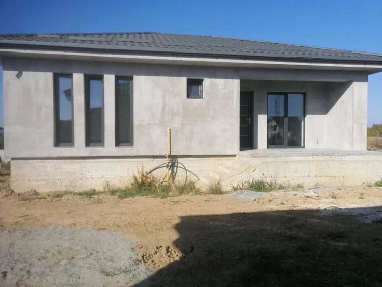 Casa individuala de vanzare, constructie noua, 92 mp utili, Dealul Florilor - 18