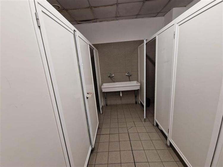 Resita CHIRIE Constructie tip hala 2 nivele 3298 Mp cu teren 6695 Mp - 8