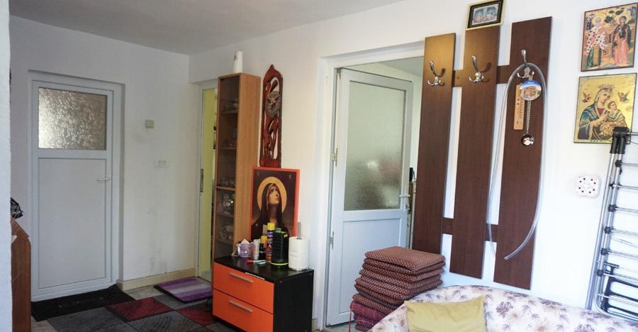 BUDESTI - CASA LANGA ORAS, TEREN 935 MP - 12