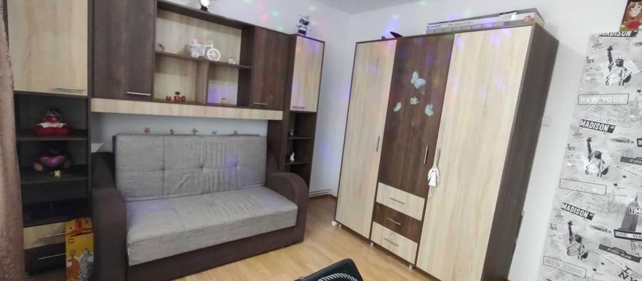 Inchiriez apartament cu 2 camere in Cartierul Triaj Brasov - 1