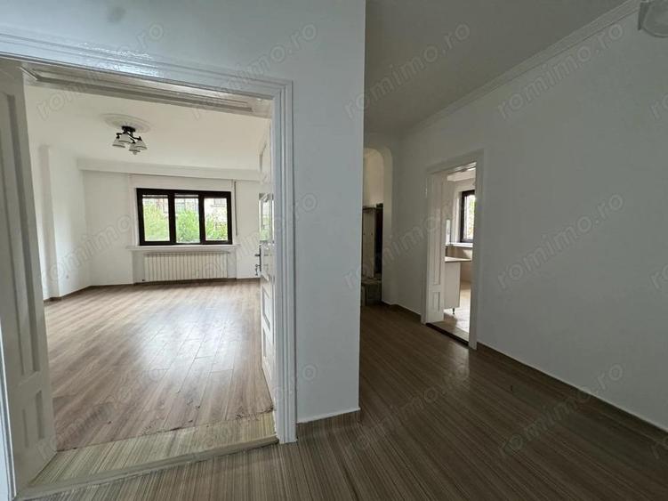 Casa ultracentrala cu curte ?i garaj | Confort premium in inima Oradiei - 5