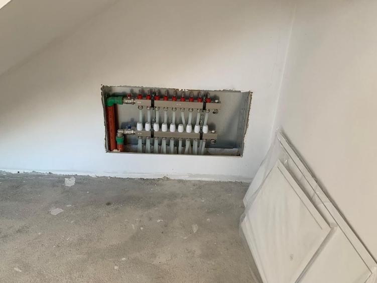 Casă individuală cu 5 camere cu Canalizare în Vicovu de Sus