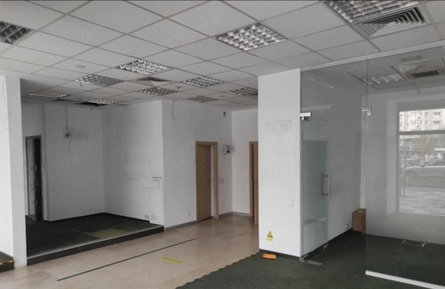 Decebal, trafic pietonal,spațiu comercial 105 mp, - 1