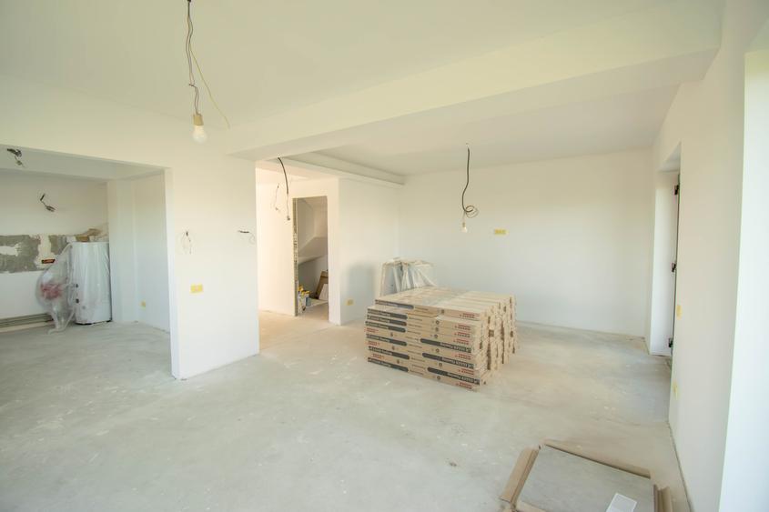 Vila alipita, impecabil executata, teren 350mp, preechipare AC - 17