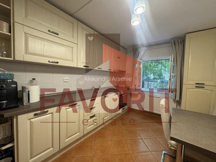 Apartament 3 camere decomandat – Zona Lipovei
