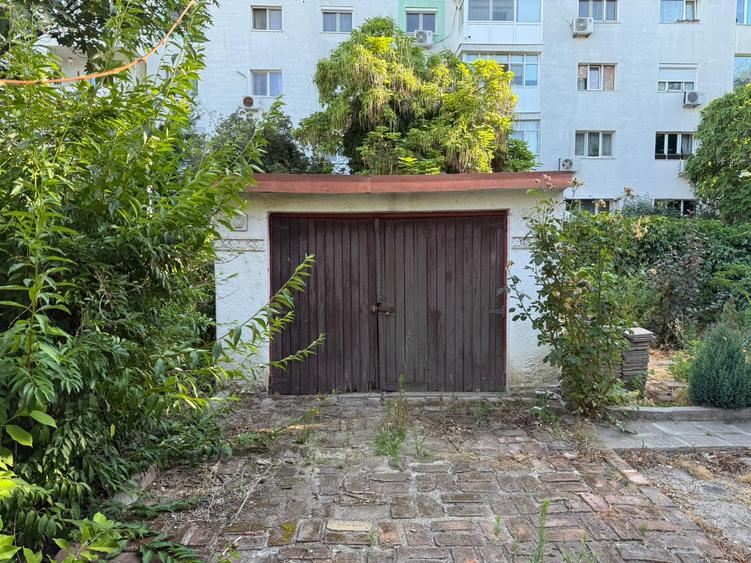 Vila in zona Băneasa, în imediata vecinătate a Parcului Herăstrău 7 camere - 12