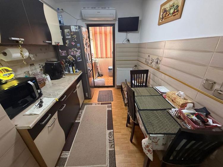 Apartament 2 camere zona Cina - 1