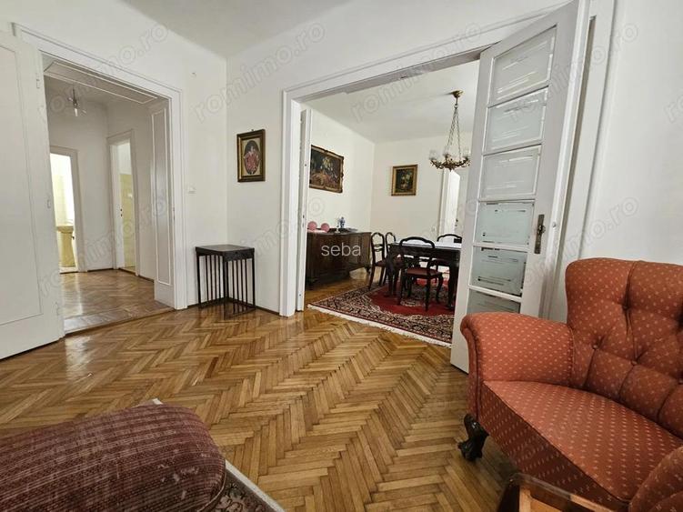 Apartament in Vila. Parter inalt! Curte! Apartament in Vila. Parter inalt! Curte!