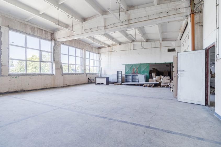 Spatiu industrial  – 3.540 mp utili, birouri 600 mp, randament in - 15