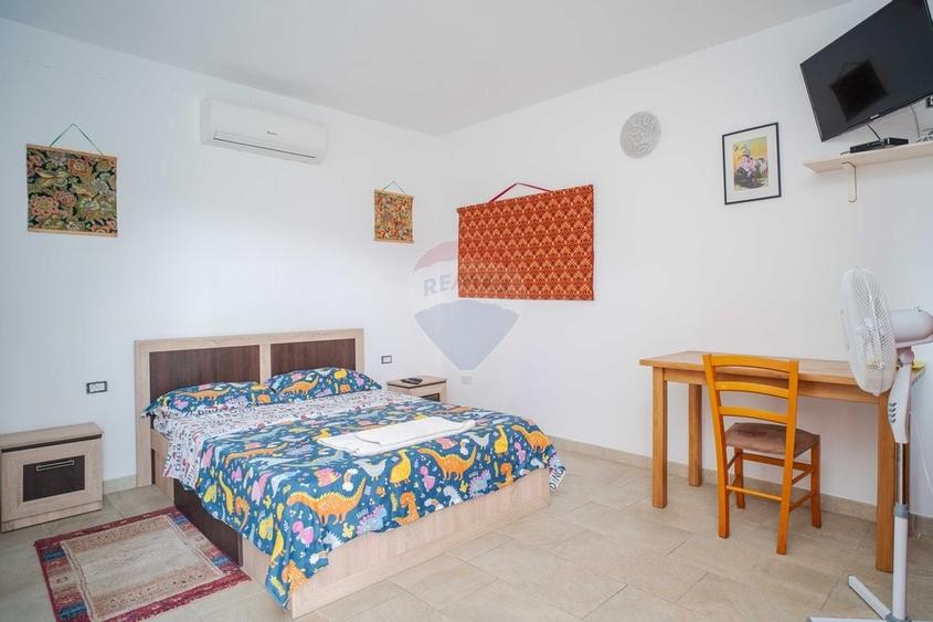 Complex cu Piscină/Cazare de Vânzare, 10.777mp Teren - DN24, Vaslui - 21