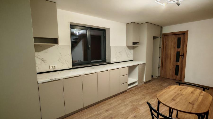 Casa P+E 4 camere , Racadau Carpatilor -LIDL- ,curte comuna. - 1