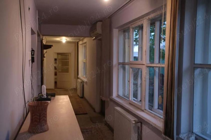 Vand casa si curte spatioase de 400 mp, cu multa verdeata,situate intr-o zona linistita! - 6