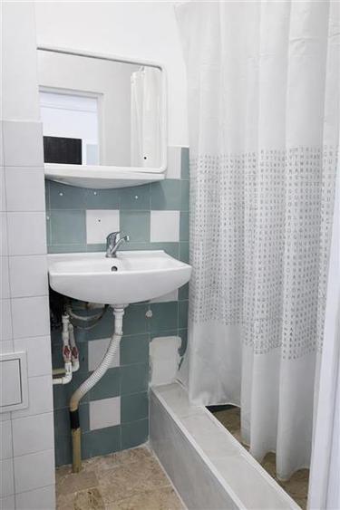 Garsoniera practica,Central: vis-a-vis de Universitatea Transilvania,Brasov - 4