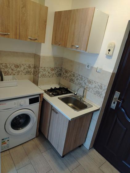 Garsoniera la intrare in poarta 6 . Pret300E. - 1