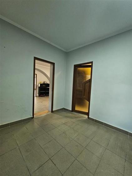 Proprietate Versatil? Locuin?? Afacere  After School sau Birouri IN  One?ti de v - 7