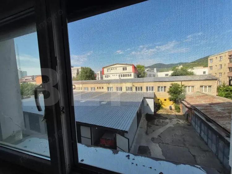 Garsoniera spa?ioasa de vanzare, etaj 2/4, zona centrala recent renovata - 1