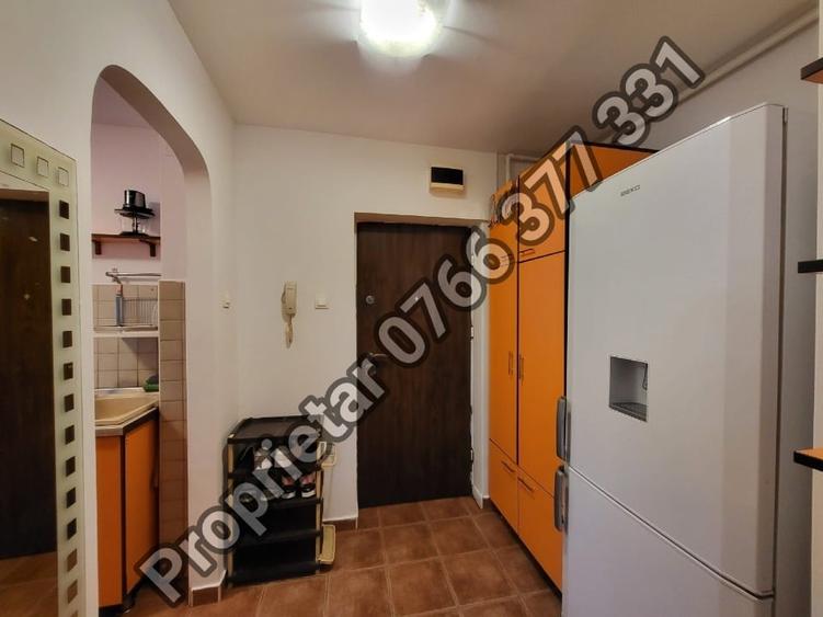Apartament cu 3 camere semidecomandat, mobilat în Titan