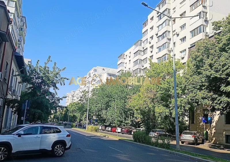 Apartament cu 2 camere decomandat, mobilat în Victoriei