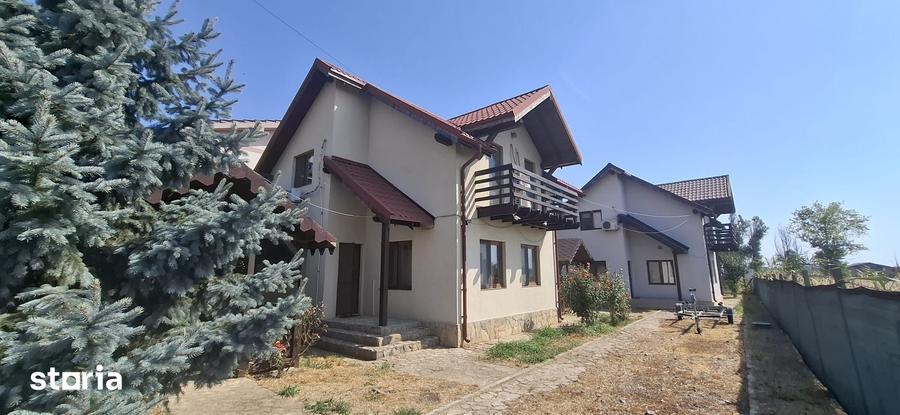Casă cu 8 camere cu Teren 776 Mp în Central