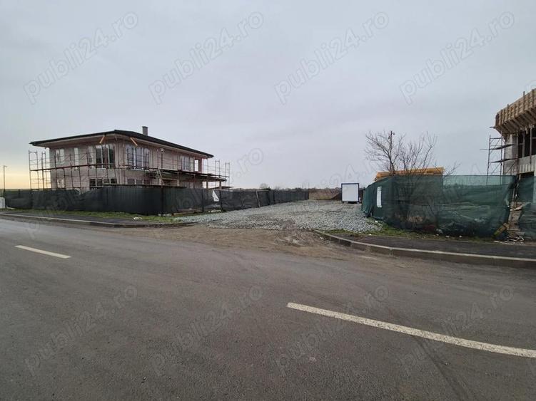 Teren 465mp, cu autorizatie casa individuala P+1E - 2