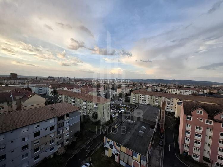De vânzare apartament 2 camere - zona M. Viteazu cu priveliste deosebita De vânzare apartament 2 camere - zona M. Viteazu cu priveliste deosebita