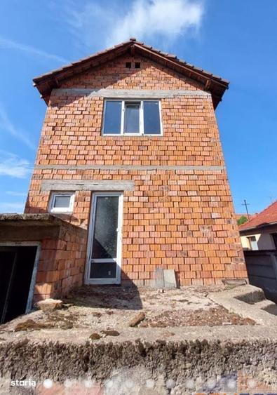Casa De Vanzare In Oras | S + P + M | La Rosu - 6