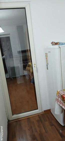 Inchiriez garsoniera etajul 1 - 7