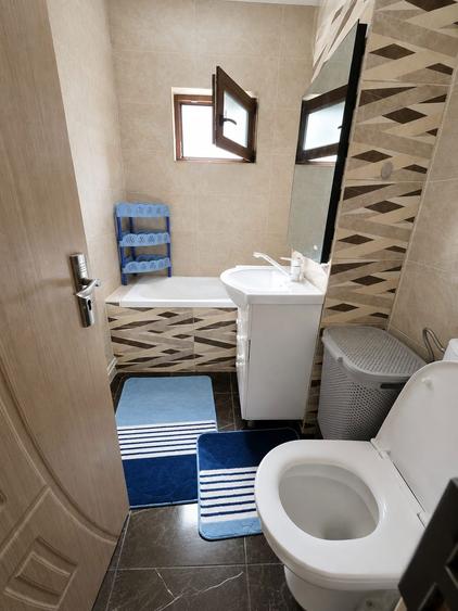 Vand apartament 3 camere,. decomandat ,foarte spatios - 4